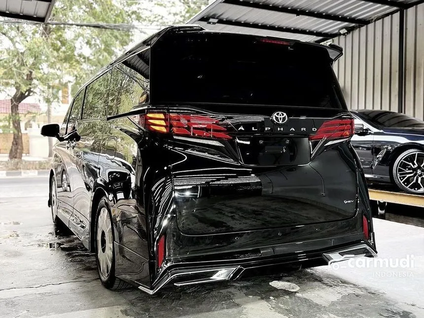 2024 Toyota Alphard HEV MPV