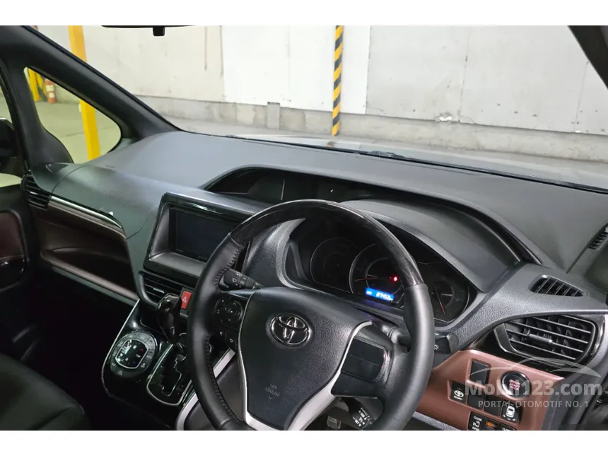 2020 Toyota Voxy MPV