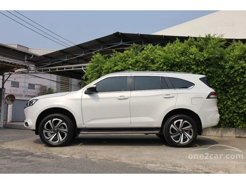 2022 Isuzu MU-X Ultimate SUV