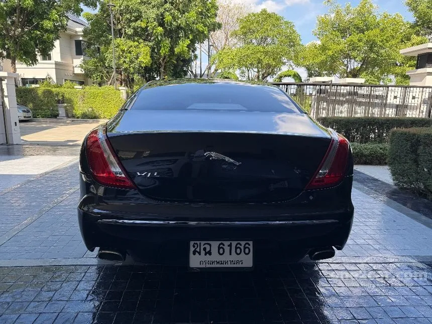 2011 Jaguar XF Portfolio Sedan