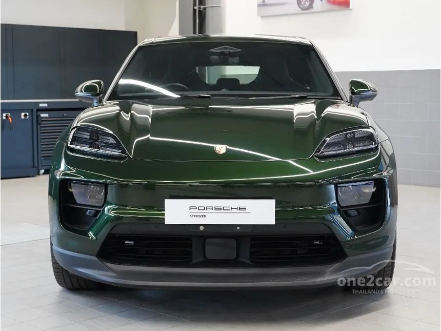 2025 Porsche MACAN 4 Electric SUV