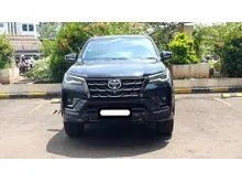 2022 Toyota Fortuner 2.8 GR Sport 4X2 SUV hitam km 19 ribuan