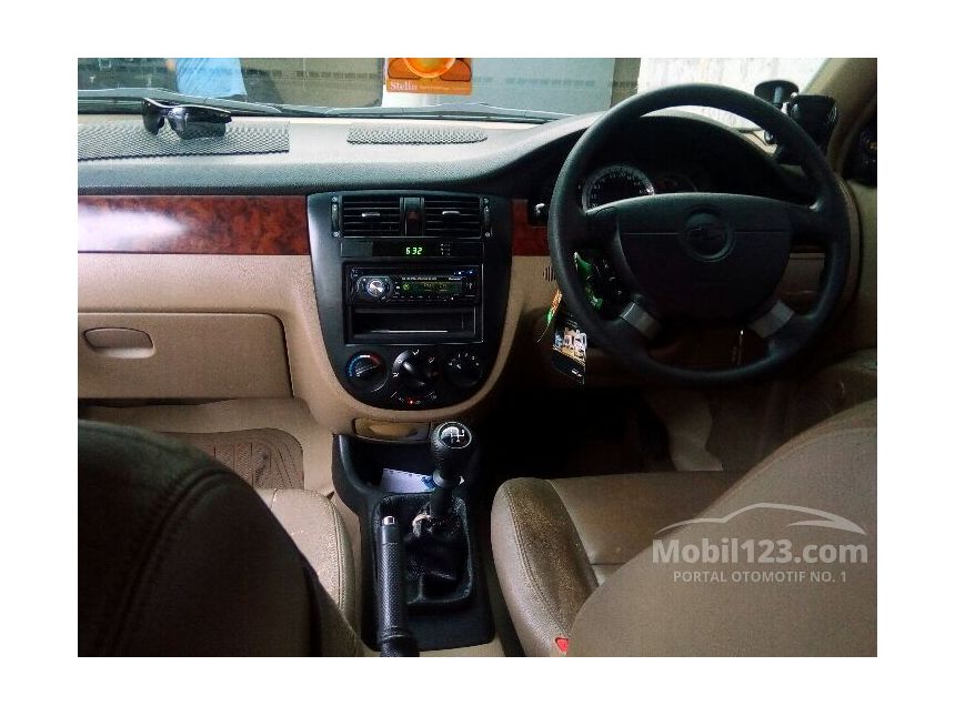 2004 Chevrolet Optra LT Sedan