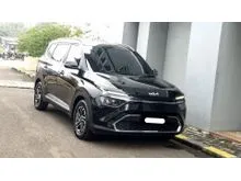 2023 KIA Carens 1.5 Premiere Captain Seat 6 Seater MPV hitam km 27 ribuan