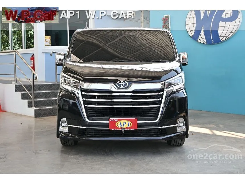 2020 Toyota Majesty Standard Van