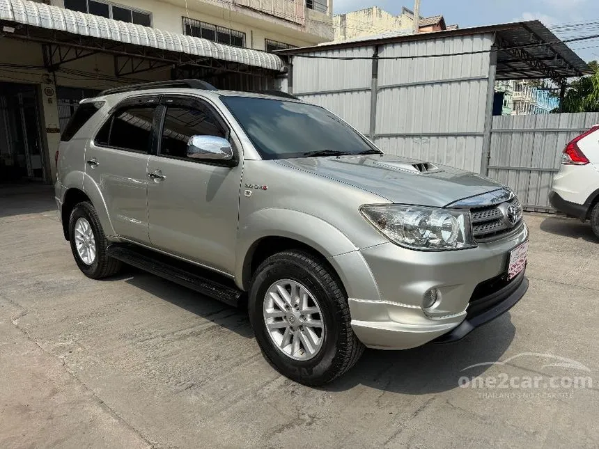 2010 Toyota FORTUNER V SUV
