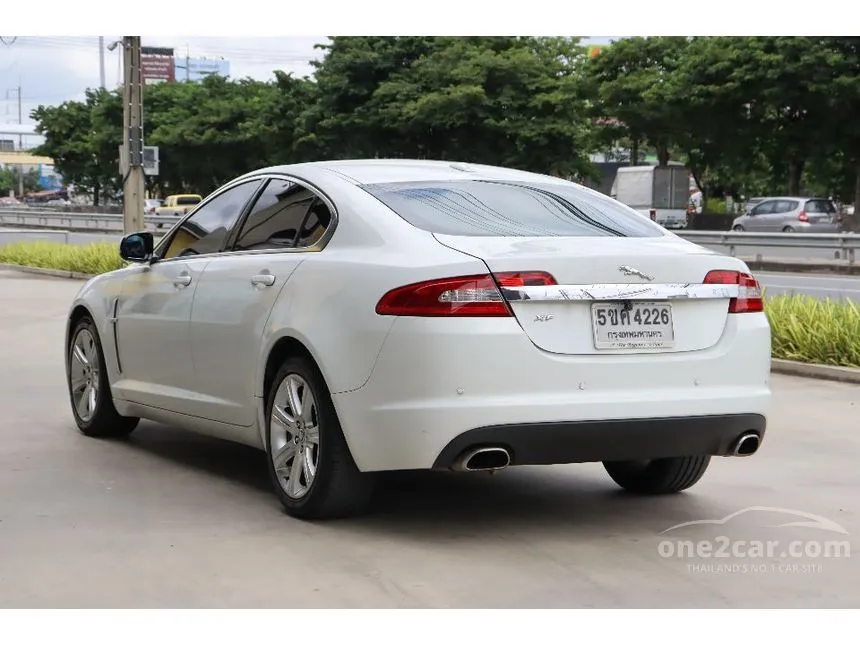 2011 Jaguar XF Premium Luxury Sedan