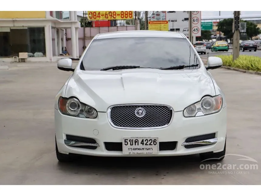 2011 Jaguar XF Premium Luxury Sedan