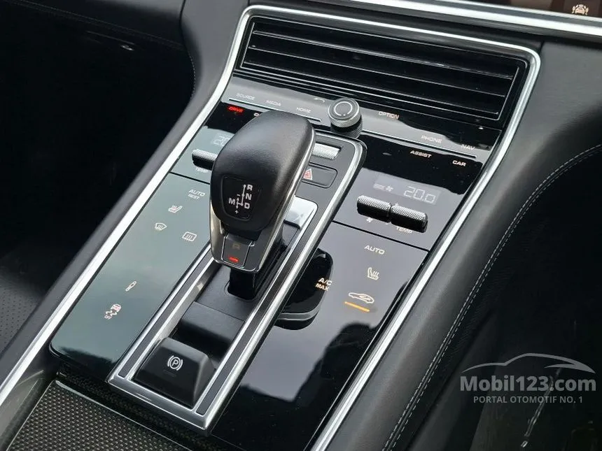 2017 Porsche Panamera 4S Hatchback