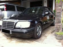1996 Mercedes-Benz E320 3.2 W124 3.2 L6 Automatic Sedan