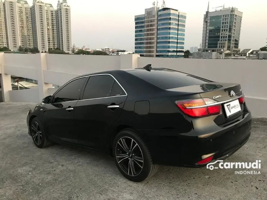 2016 Toyota Camry V Sedan