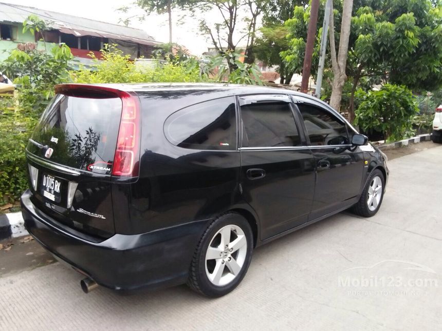 Jual Mobil  Honda  Stream  2004 1 7 1 7 di Jawa Barat Manual 