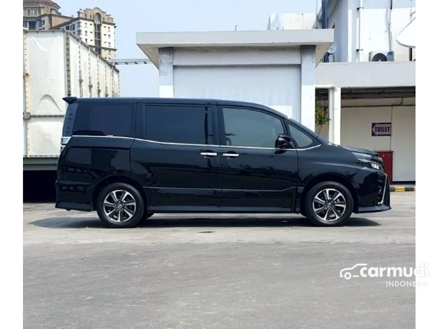 2017 Toyota Voxy Wagon