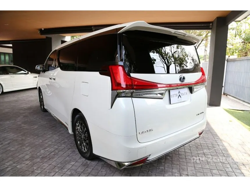 2022 Lexus LM300h Executive (7-Seater) Van