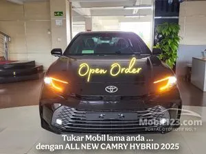 2025 Toyota Camry 2.5 Hybrid (Premium Color) Sedan