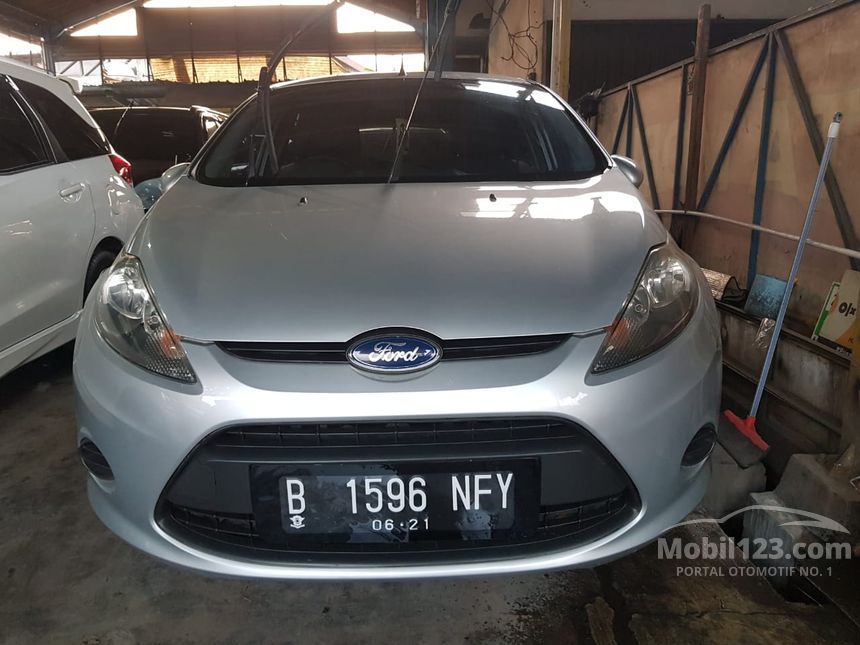 Jual Mobil  Ford  Fiesta  2012  Trend 1 4 di Banten Automatic 