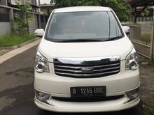 2013 Toyota NAV1 2.0 V MPV