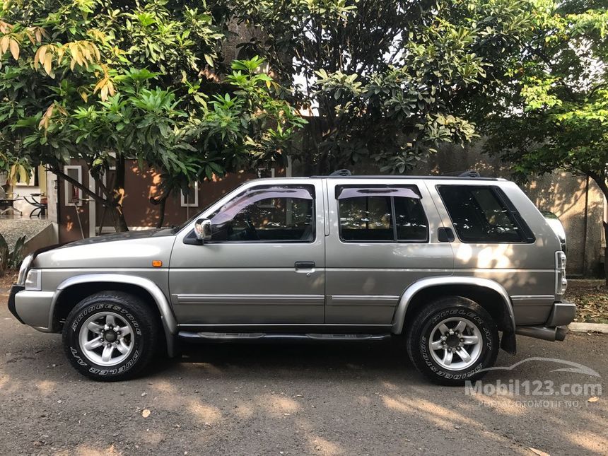 Jual Mobil Nissan Terrano 2004 Spirit S2 2.4 di DKI 