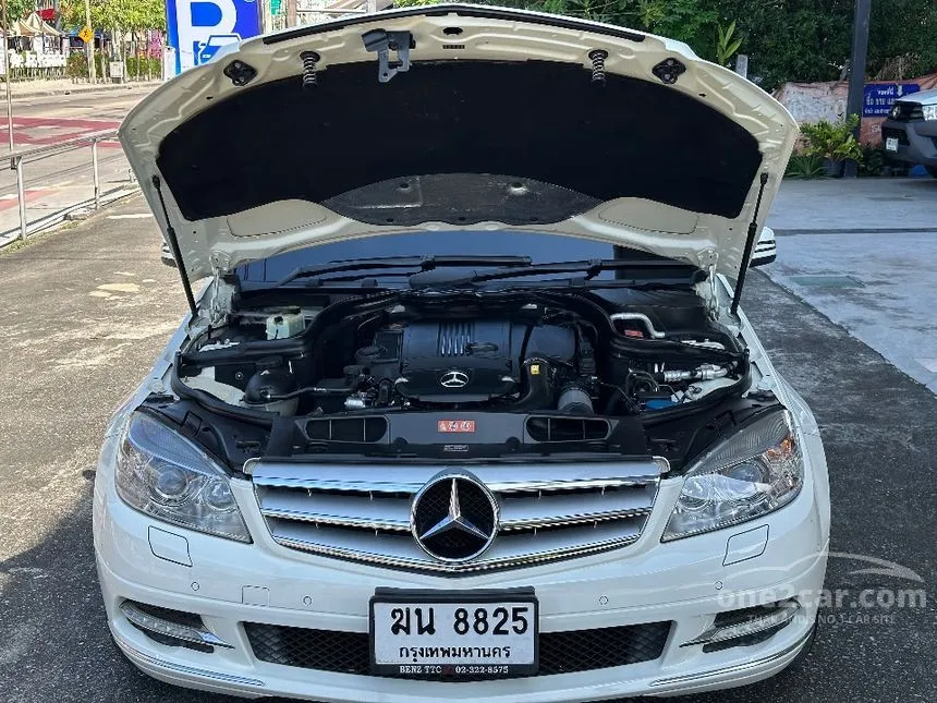 2011 Mercedes-Benz C200 CGI BlueEFFICIENCY Sedan