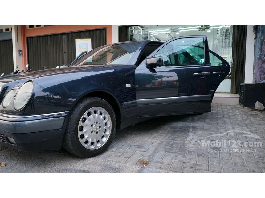 1997 Mercedes-Benz E320 W210 3.2 Automatic Sedan