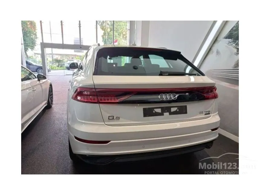 Jual Mobil Audi Q8 2023 TFSI quattro 3.0 di DKI Jakarta Automatic Wagon Putih Rp 2.580.000.000