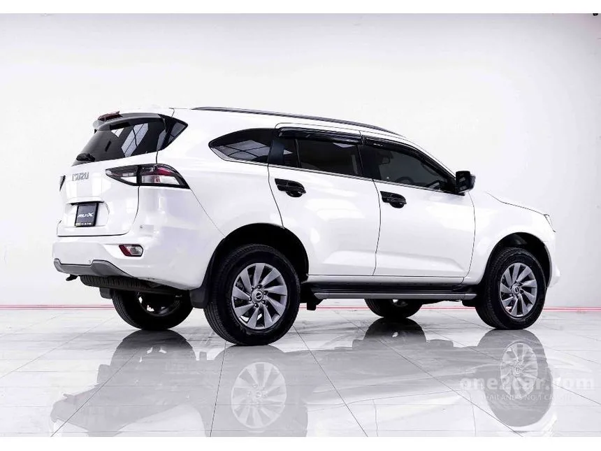 2022 Isuzu MU-X Ultimate SUV