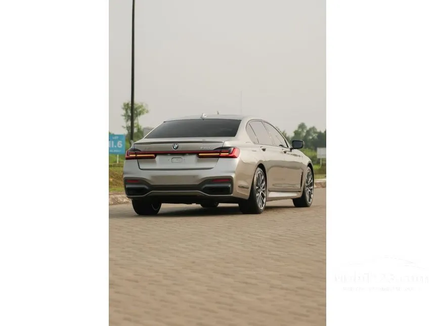 2022 BMW 730Li M Sport Sedan