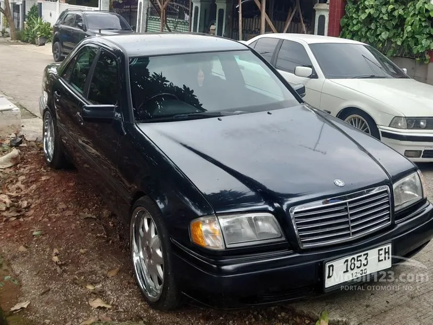1997 Mercedes-Benz C230 Classic Sedan
