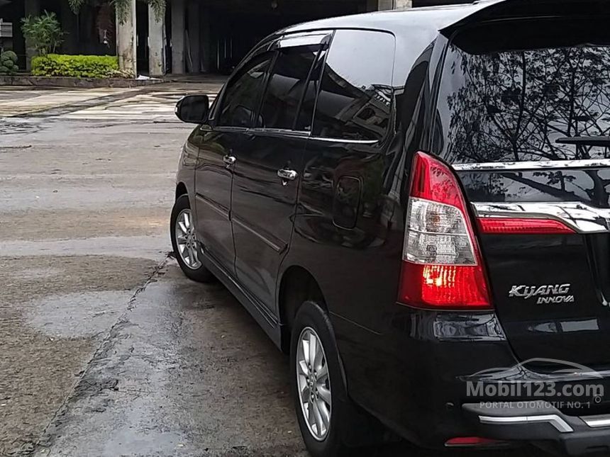 Jual Mobil  Toyota Kijang  Innova  2013 V 2 5 di Sumatera  