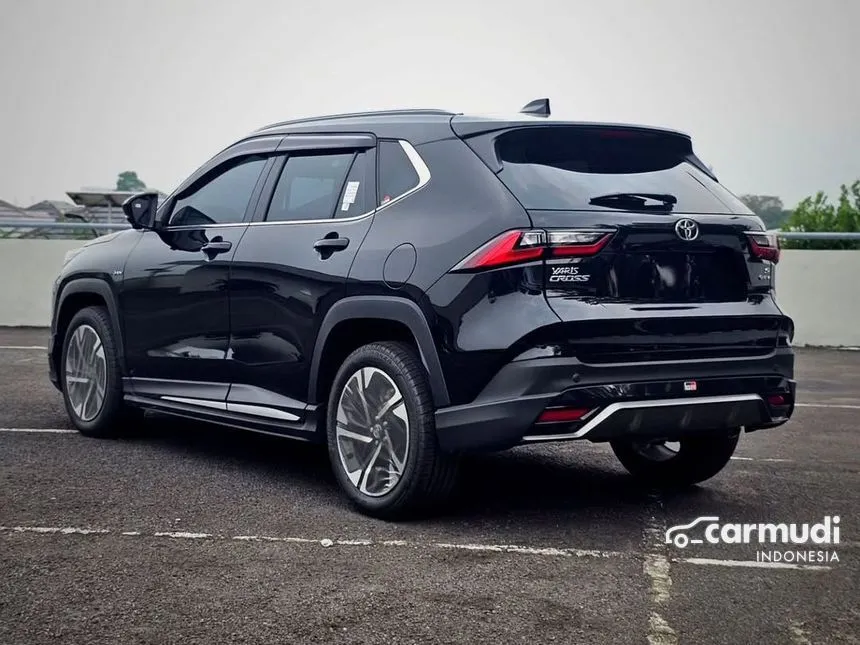 2025 Toyota Yaris Cross S HV with GR Parts Aero Pkg SUV