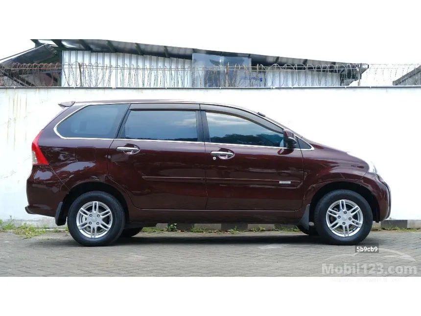 2014 Daihatsu Xenia R Attivo MPV