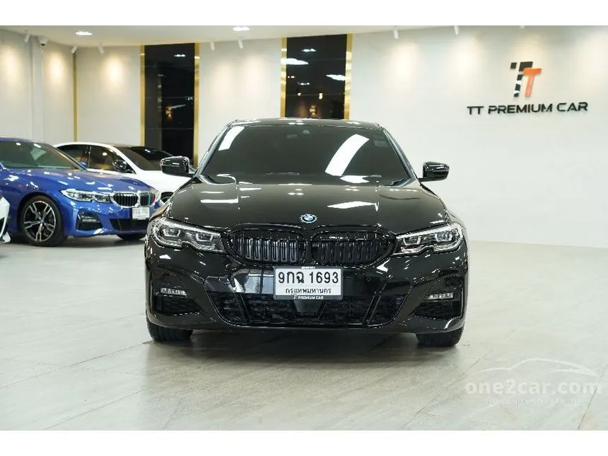2022 BMW 330e M Sport Sedan