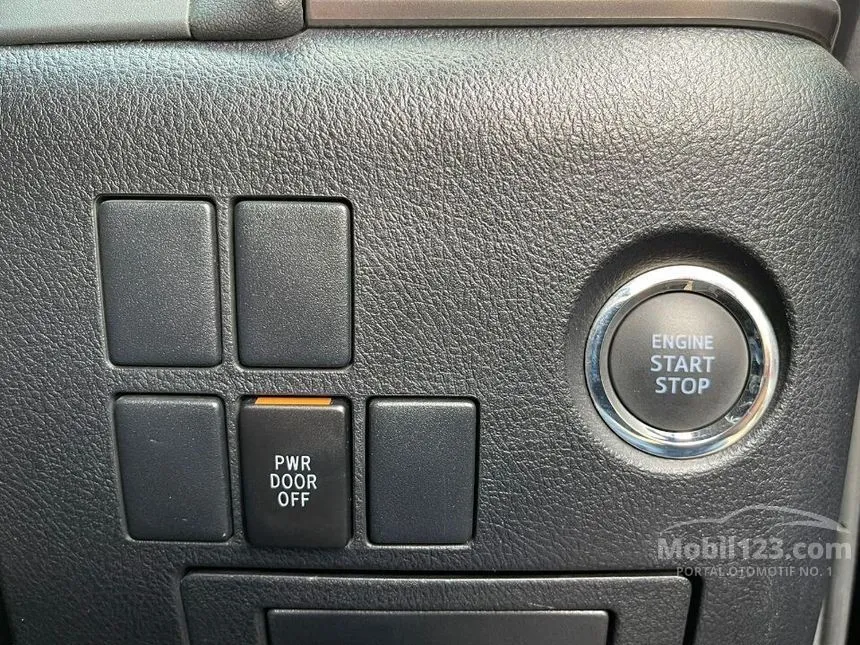 2015 Toyota Alphard SA Van Wagon
