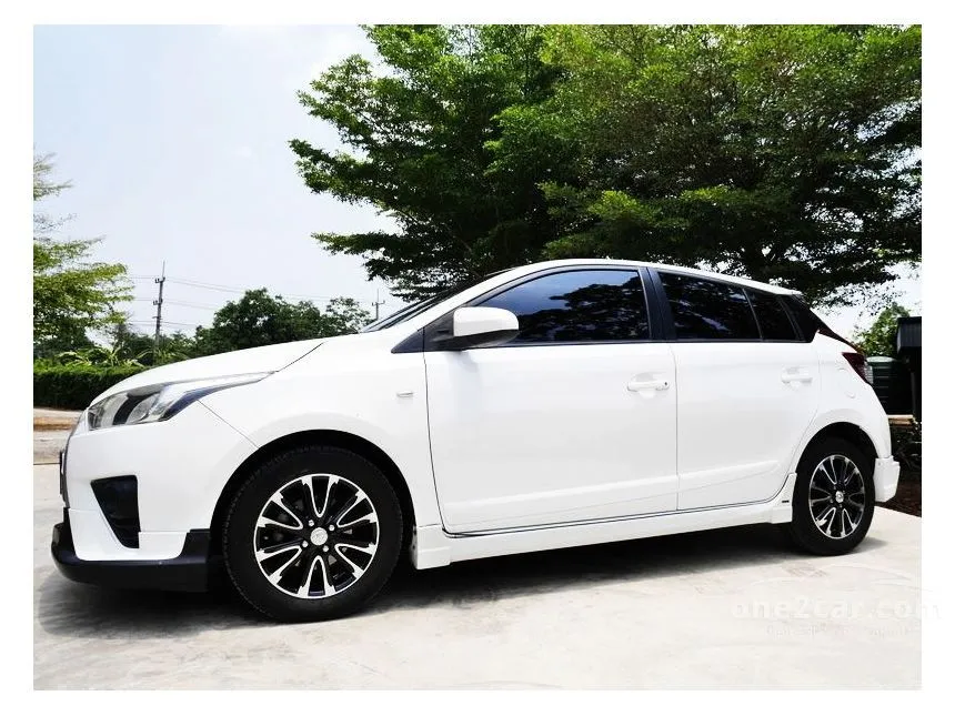2014 Toyota YARIS E Hatchback