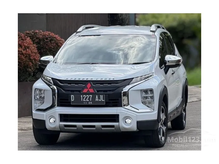 Jual Mobil Mitsubishi Xpander Cross 2021 Premium 1.5 di Jawa Barat Automatic MPV Putih Rp 255.000.000