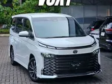 PROMO HARGA TERBAIK, DISKON BESAR, DP RINGAN, CASH BERTAHAP BISA, SEMUA DIBANTU, UNIT READY STOK, 2025 Toyota Voxy 2,0 (Non Premium Color) MPV