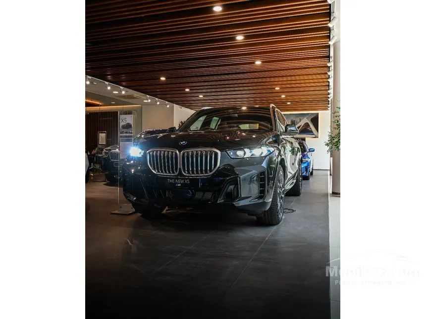 Jual Mobil BMW X5 2024 xDrive40i xLine 3.0 di DKI Jakarta Automatic SUV Hitam Rp 1.700.000.000
