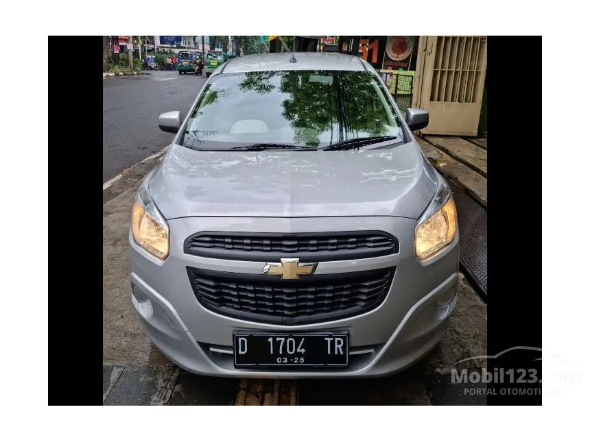 Jual Mobil Chevrolet Spin 2014 LS 1.5 di Jawa Barat Manual SUV Silver Rp 107.000.000