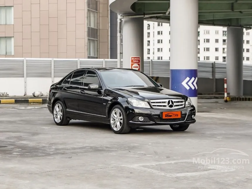 2012 Mercedes-Benz C200 Avantgarde CGI Sedan