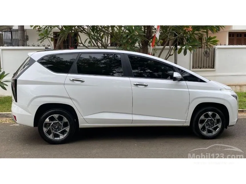 Jual Mobil Hyundai Stargazer 2022 Prime 1.5 di Jawa Barat Automatic Wagon Putih Rp 220.000.000