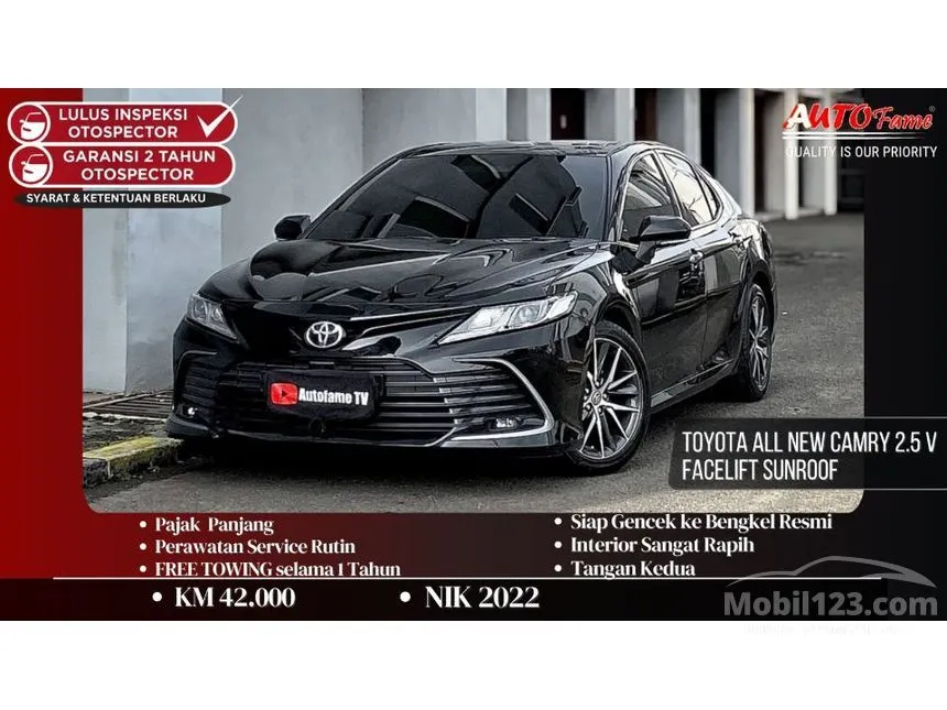 2022 Toyota Camry V Sedan