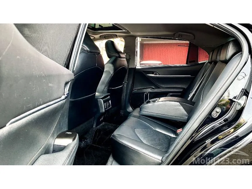 2022 Toyota Camry V Sedan