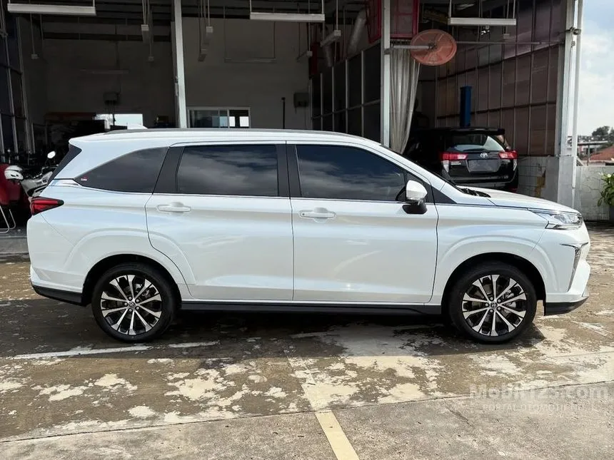2026 Toyota Veloz V HEV MPV