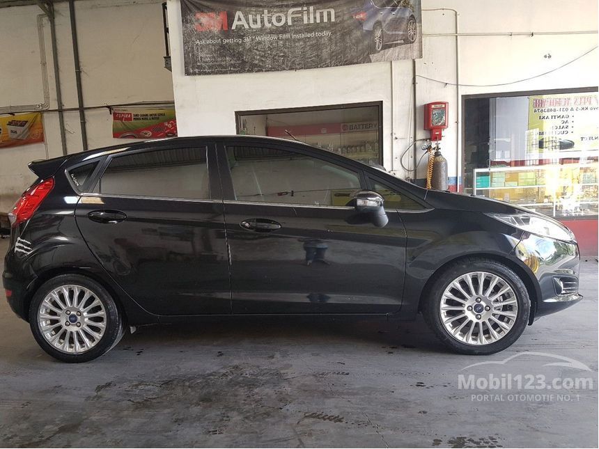 Jual Mobil  Ford  Fiesta  2014 Sport 1 5 di Jawa  Timur  