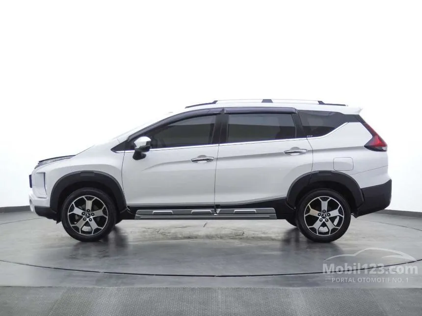 2022 Mitsubishi Xpander Cross MPV