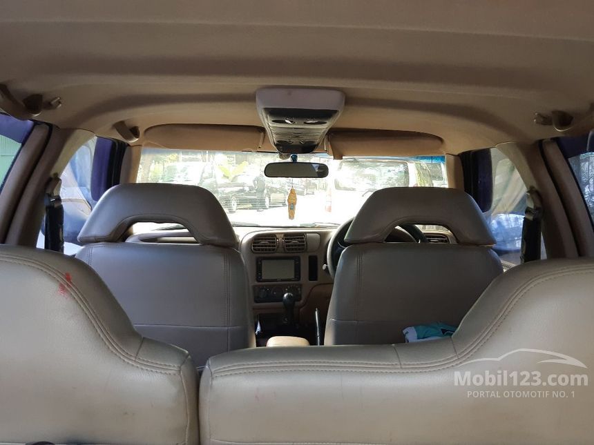 2004 chevrolet blazer interior
