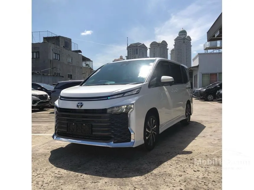 Jual Mobil Toyota Voxy 2023 2.0 di Banten Automatic Van Wagon Putih Rp 600.000.000