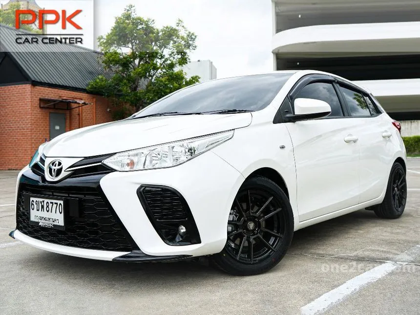 2021 Toyota YARIS Entry Hatchback