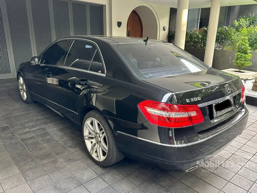 2009 Mercedes-Benz E300 Elegance Sedan