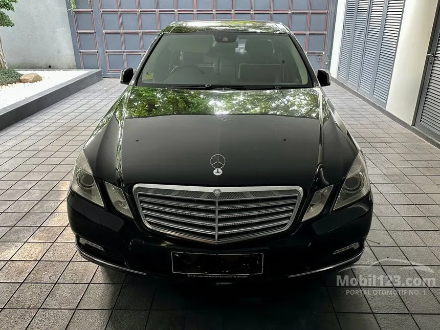 2009 Mercedes-Benz E300 Elegance Sedan